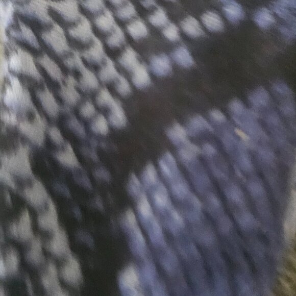 Gorgeous infinity royal blue black snakeskin lightweight Geometric Boho scarf - Picture 7 of 7